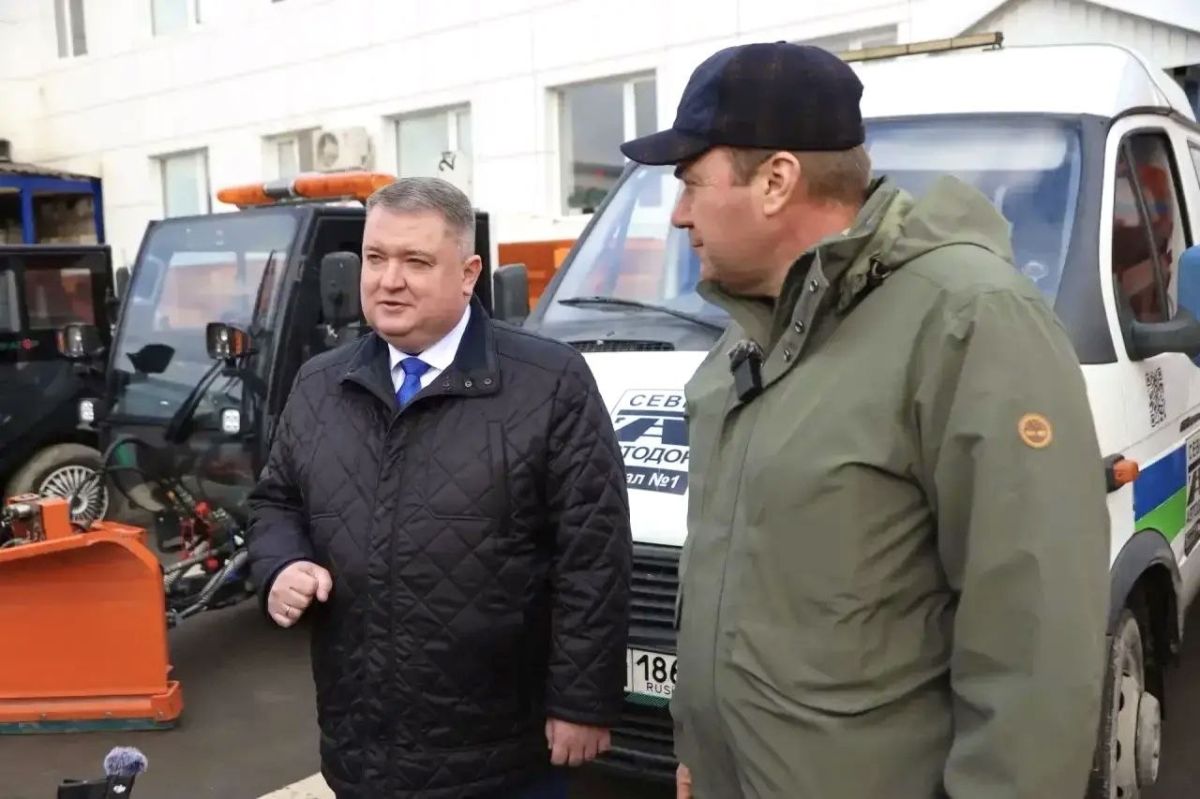 Дмитрий Кощенко: Готовность техники к зиме — на личном контроле Дмитрий Кощенко: Готовность техники к зиме — на личном контроле