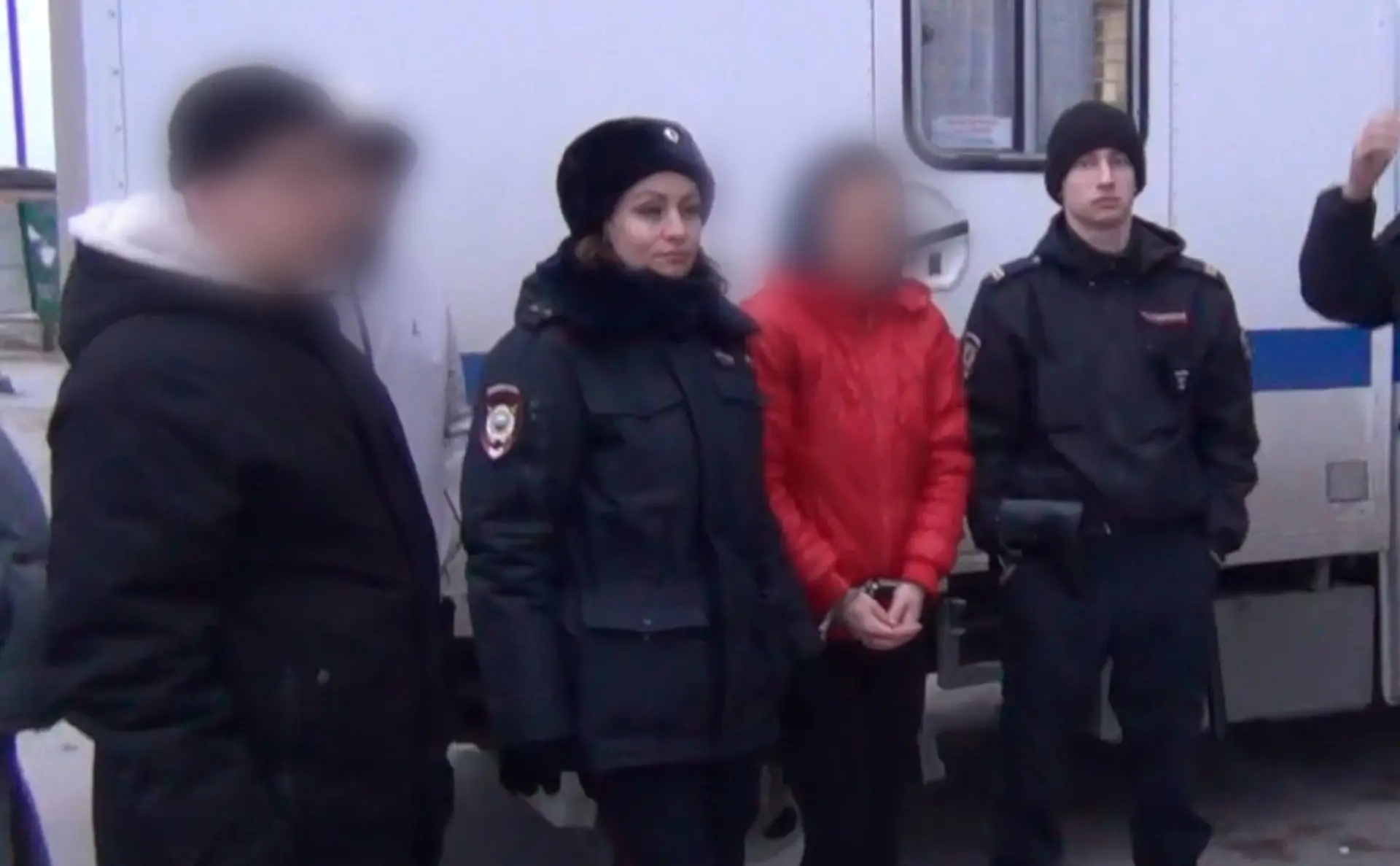 «Я думала, что я секретный агент»: как жительница Югры оказалась в ловушке мошенников