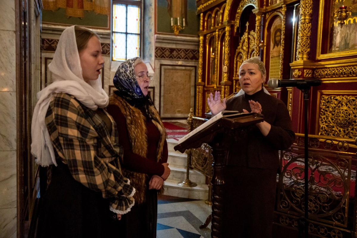В Ханты-Мансийске почтили память жертв политических репрессий В Ханты-Мансийске почтили память жертв политических репрессий
