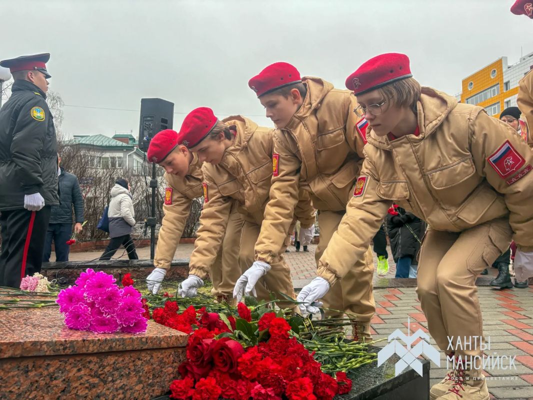 В окружной столице прошел митинг в память о жертвах политических репрессий В окружной столице прошел митинг в память о жертвах политических репрессий