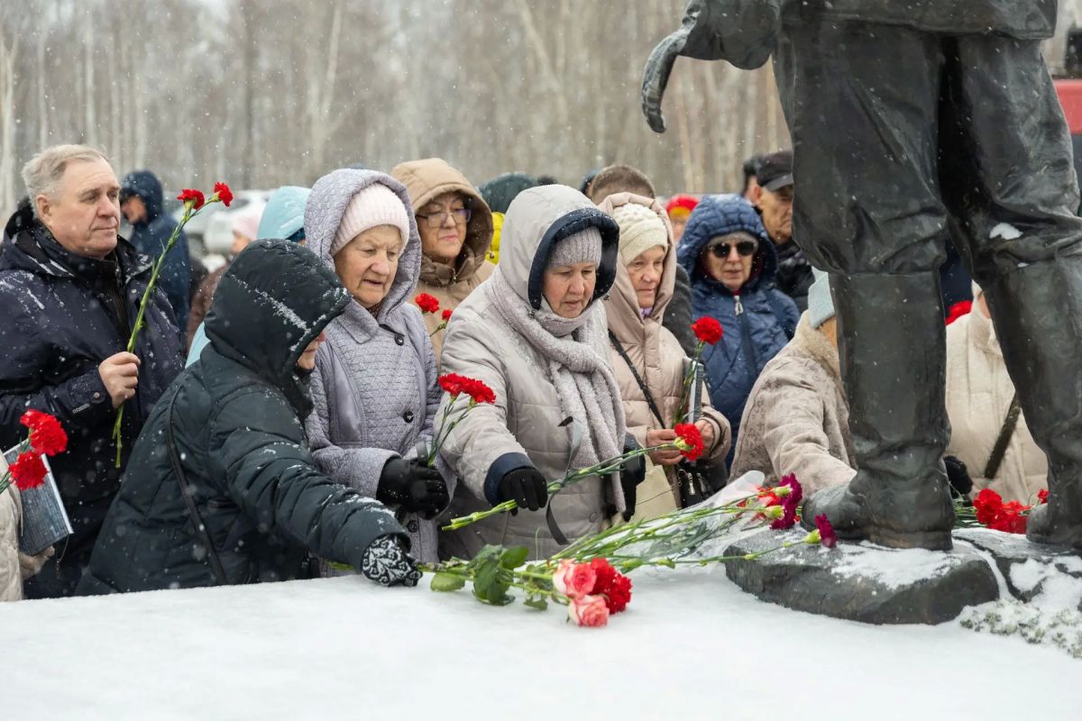 Память жертв политических репрессий почтили в Сургуте Память жертв политических репрессий почтили в Сургуте